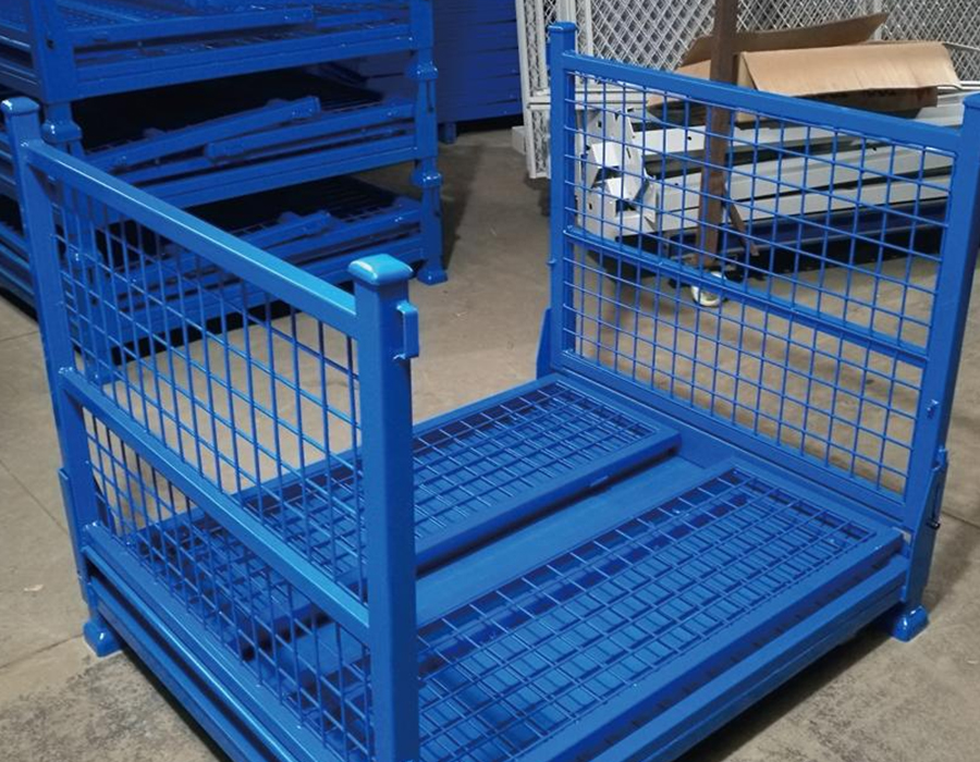 Teollisuuden työpajan materiaalitelineet